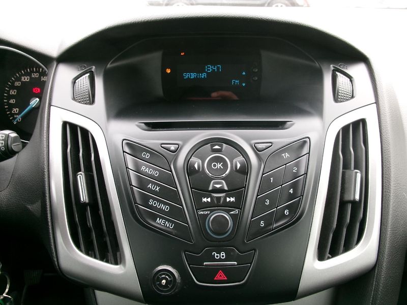 Ford Focus 1,0 ECOBOOST AC ROZVODY - fotka 18 z 28