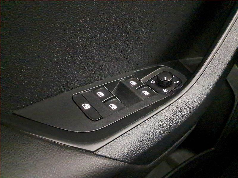 Škoda Karoq (2019) 1.0 TSI, Serv.kniha, Navi - fotka 16 z 17