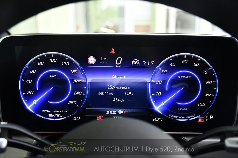 Mercedes-Benz EQE 43 AMG  - fotka 33 z 60