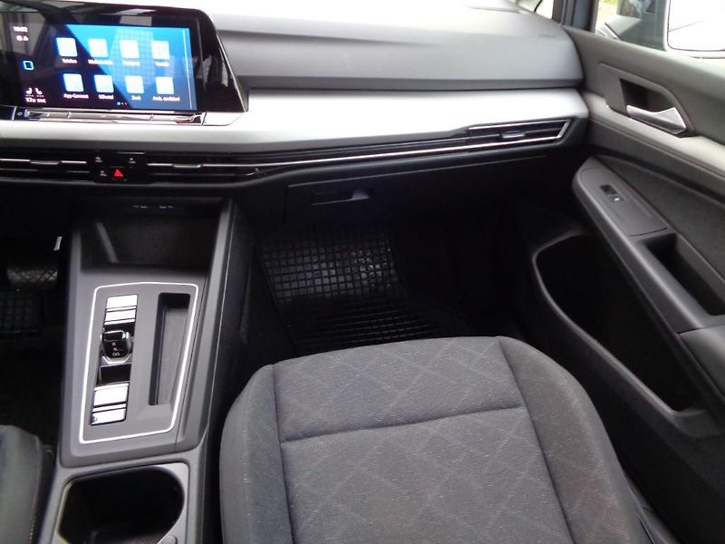 Volkswagen Golf 1.5 eTSI DSG Life 110 kW - fotka 15 z 30