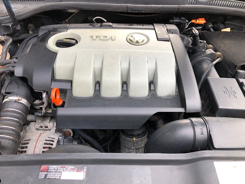 Volkswagen Golf Variant (2009) 1.9 TDi - fotka 26 z 27