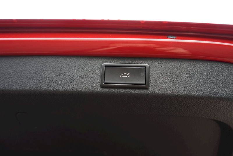 Škoda Superb (2019) TDI 140 kW DSG 4x4 L&K - tažné - fotka 36 z 39
