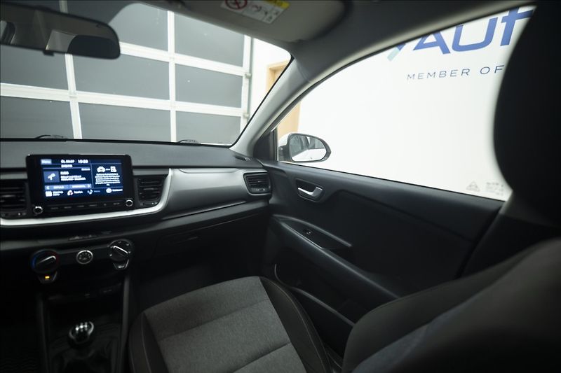 Kia Stonic 1,2 CVVT 1. MAJITEL ČR DPH - fotka 12 z 32