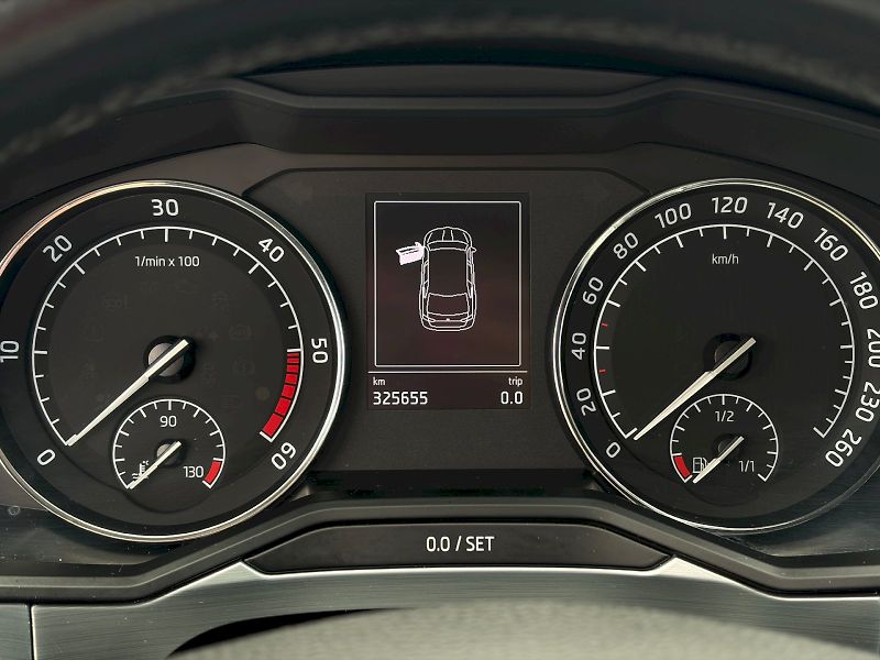 Škoda Superb (2017) Combi 2.0 TDI / 110kW / AMBITI - fotka 17 z 35
