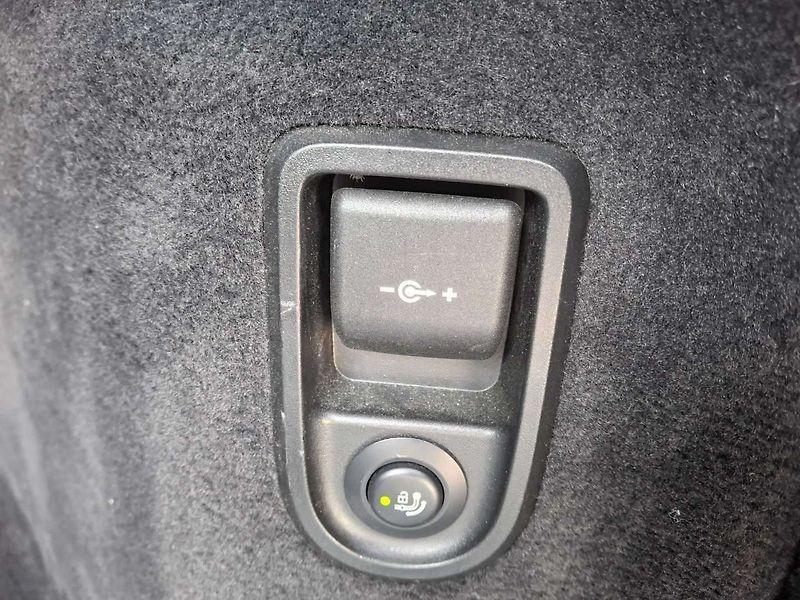BMW Řada 5 530d xDrive AT Touring - fotka 16 z 71