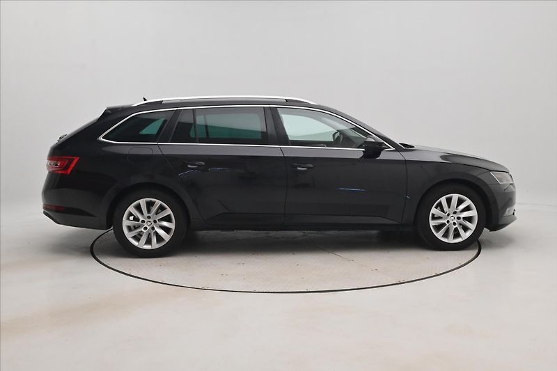 Škoda Superb 2,0 TDI 110 kW 4x4 Style Panor - fotka 4 z 32