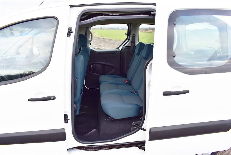 Citroën Berlingo 1,6 HDi MULTISPACE,1.M,SUPER - fotka 12 z 15