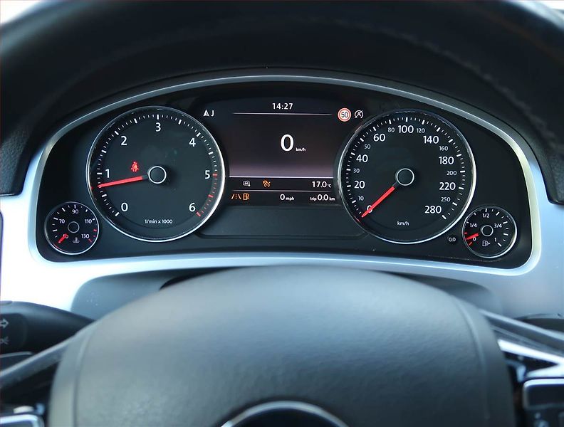 Volkswagen Touareg (2013) 3.0 TDI, 4X4, Automat, Navi - fotka 11 z 18