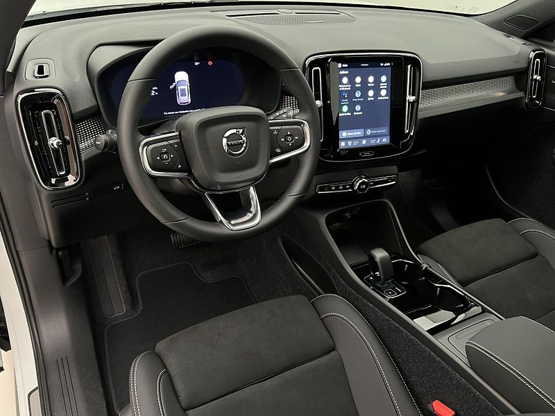 Volvo EX40 (2026) TWIN BLACK ULTRA  - fotka 4 z 45