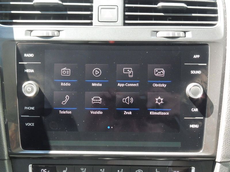 Volkswagen Golf (2019) Maraton Edition 1,5 TSI 96kW - fotka 13 z 25