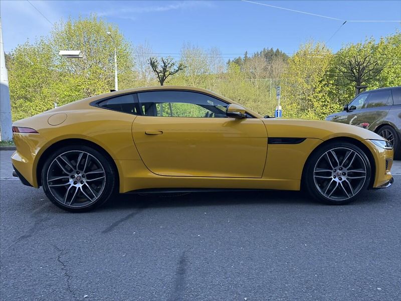 Jaguar F-Type 5,0 R-DYNAMIC P450 RWD - fotka 6 z 19