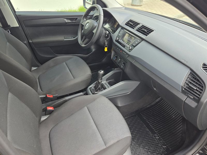 Škoda Fabia (2016) 1.2 TSI Serviska - fotka 18 z 31