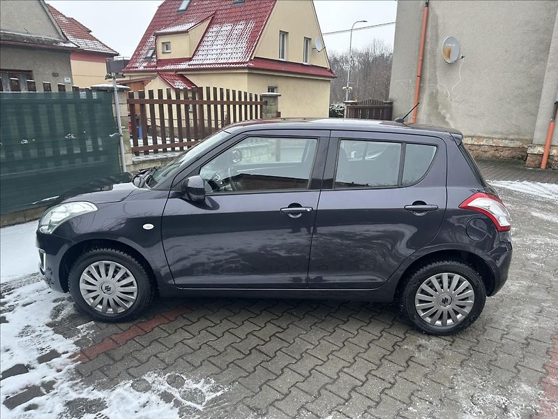 Suzuki Swift 1,2 4x4 1.majitel - fotka 8 z 26