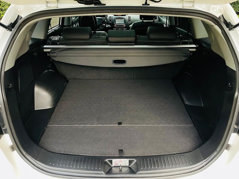Kia Sorento 2.2D 4x4 MANUÁL KAMERA TAŽNÉ - fotka 24 z 48