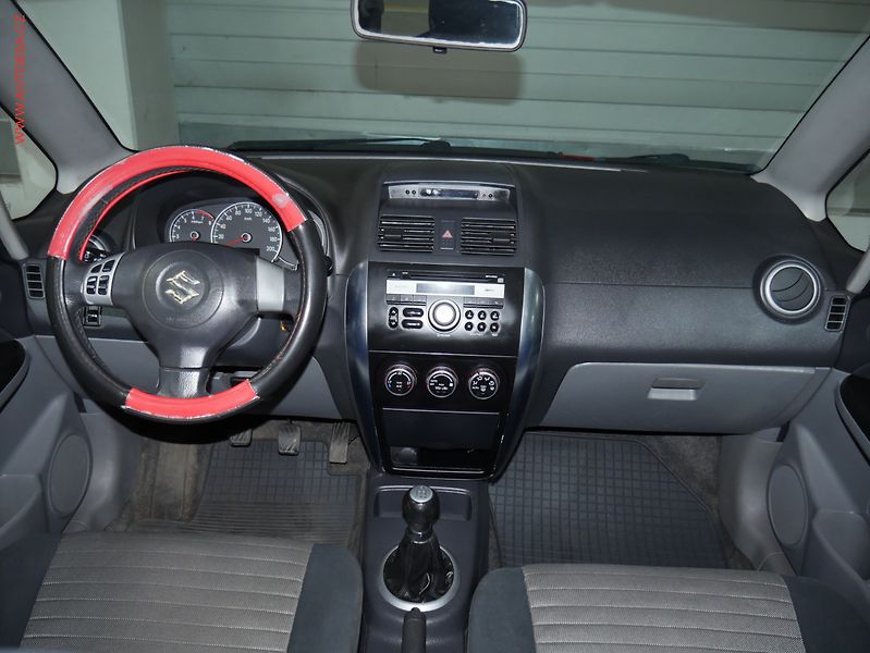 Suzuki SX4 (2009) 1.6i 4x4, ČR, AC, TZ, park - fotka 8 z 20