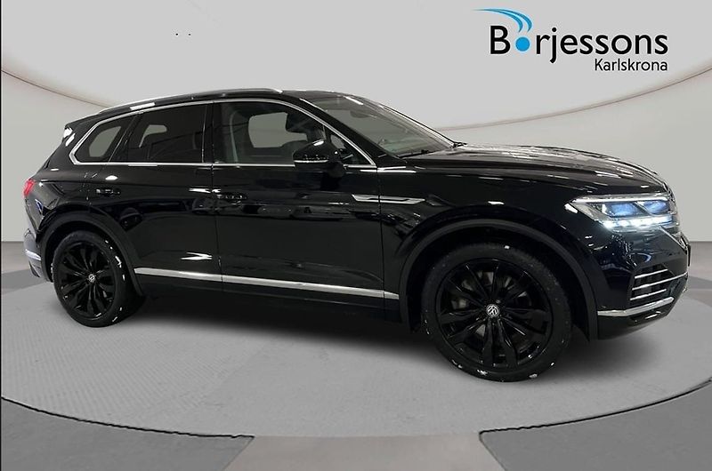 Volkswagen Touareg 3.0 V6 TSI AWD Pano  - fotka 2 z 20
