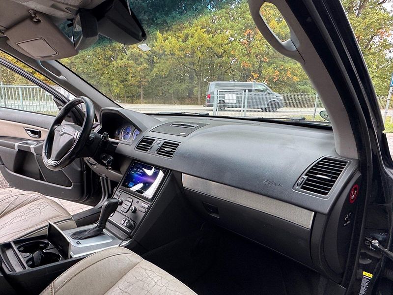 Volvo XC90 (2009) D5 AWD 7Míst R-Design - fotka 17 z 37