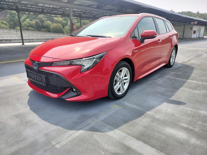Toyota Corolla 1.8 hybrid business, navigace - fotka 3 z 26