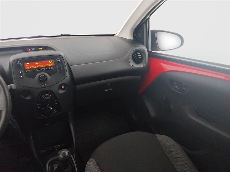 Toyota Aygo (2020) 1.0 VVT-i - fotka 8 z 15