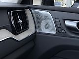 Volvo XC60 T8 AWD ULTRA DARK / B&W VZDUCH - náhled 23