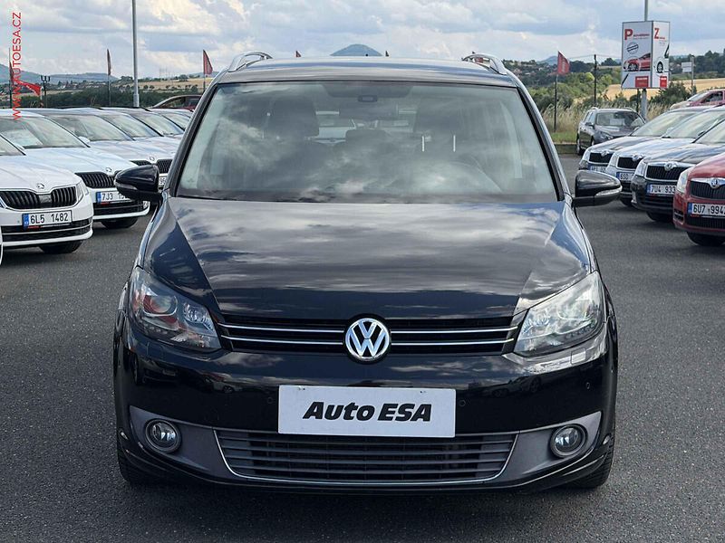 Volkswagen Touran (2010) 2.0 TDi, Highline, DSG, bixen - fotka 2 z 17