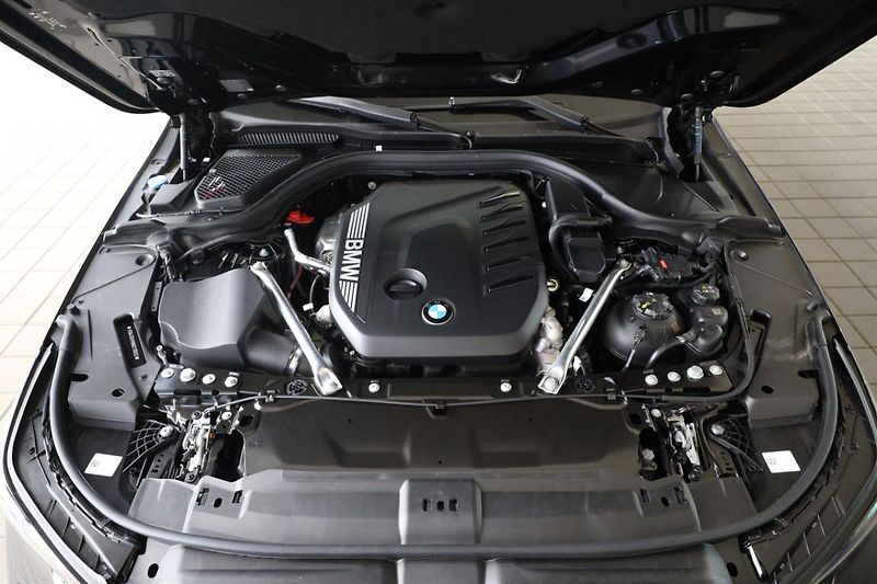 BMW Řada 5 540d xDrive Touring - fotka 9 z 18