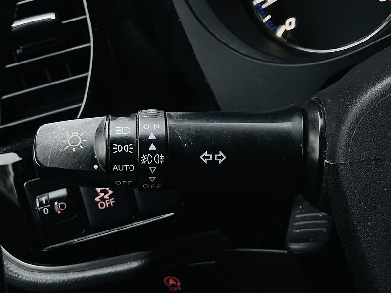 Mitsubishi Outlander 2.0i MANUÁL 1.MAJITEL SERVISKA - fotka 39 z 43