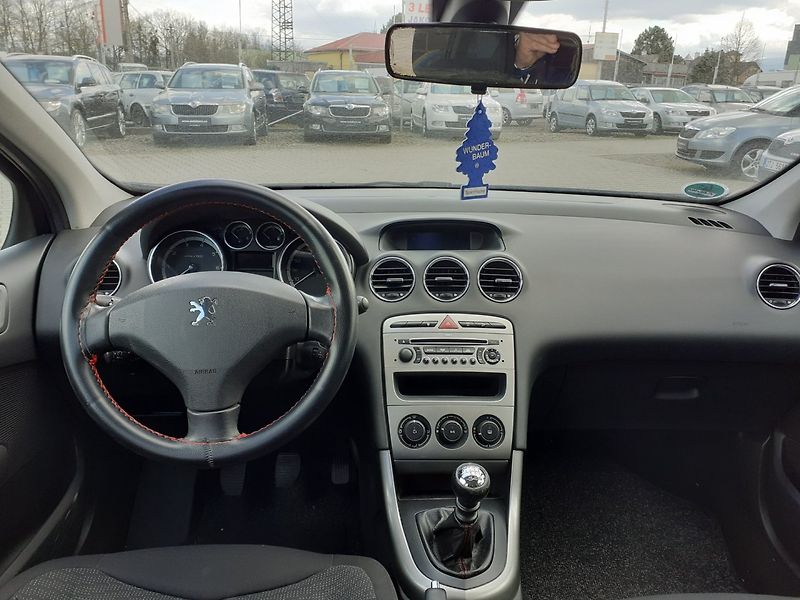 Peugeot 308 (2009) SW 1.6 16V - fotka 7 z 29