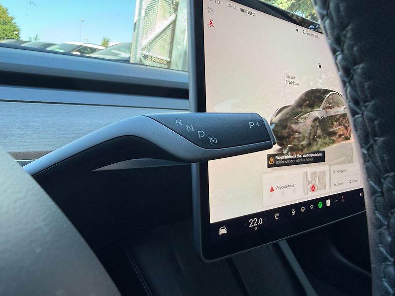 Tesla Model 3 Long Range AWD Tažné - fotka 31 z 38