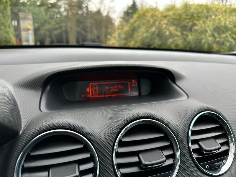 Peugeot 308 (2009) SW 1.6 16v 88kw - fotka 24 z 29