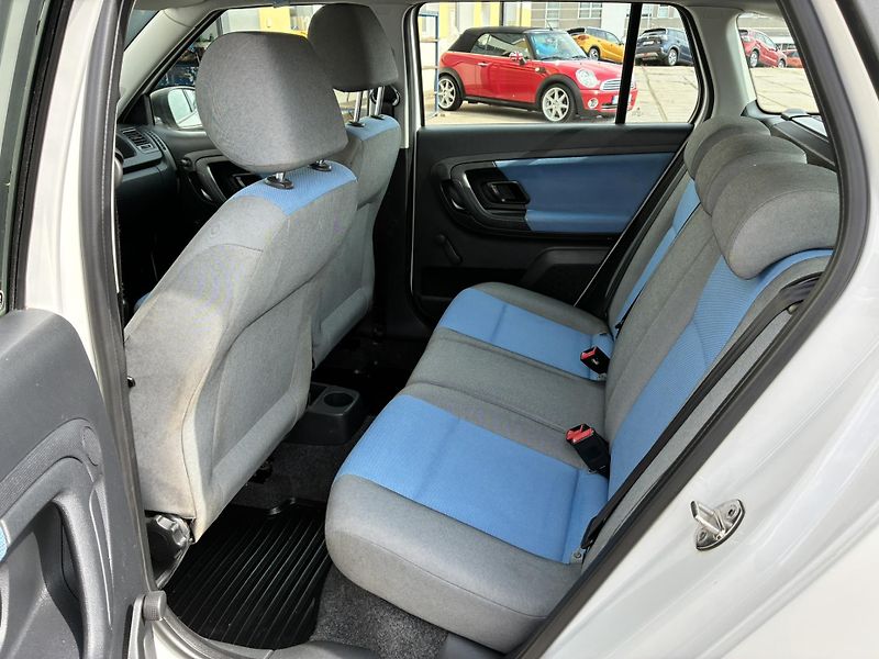 Škoda Fabia 1.2 HTP 12V / 51 kW Active - fotka 11 z 17