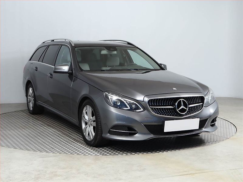Mercedes-Benz Třídy E (2015) E 200 BlueTEC, Automat, Kůže - fotografie inzerátu