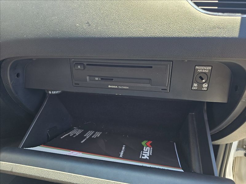 Škoda Octavia 2,0TDi 110KW Elegance TZ - fotka 37 z 49