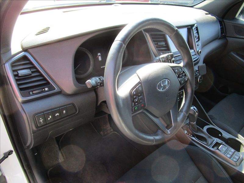 Hyundai Tucson 2.0CRDi 4WD, automat - fotka 13 z 47