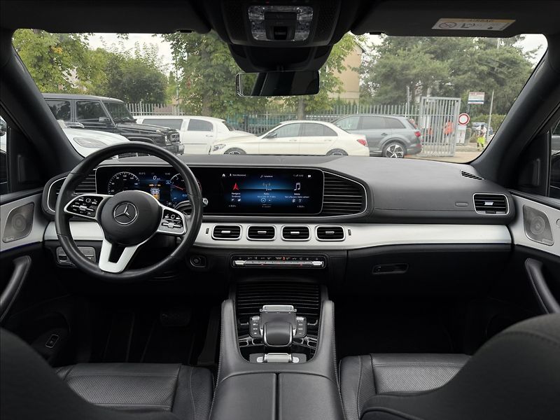 Mercedes-Benz GLE 350de AMG 4Matic Vzduch - fotka 11 z 33