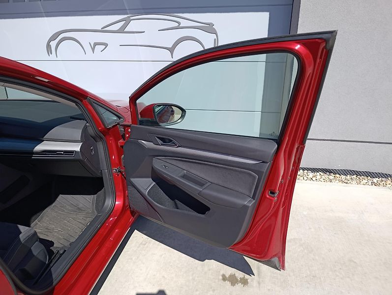 Volkswagen Golf 1.5TSI EVO BMT LIFE ČR  - fotka 30 z 32