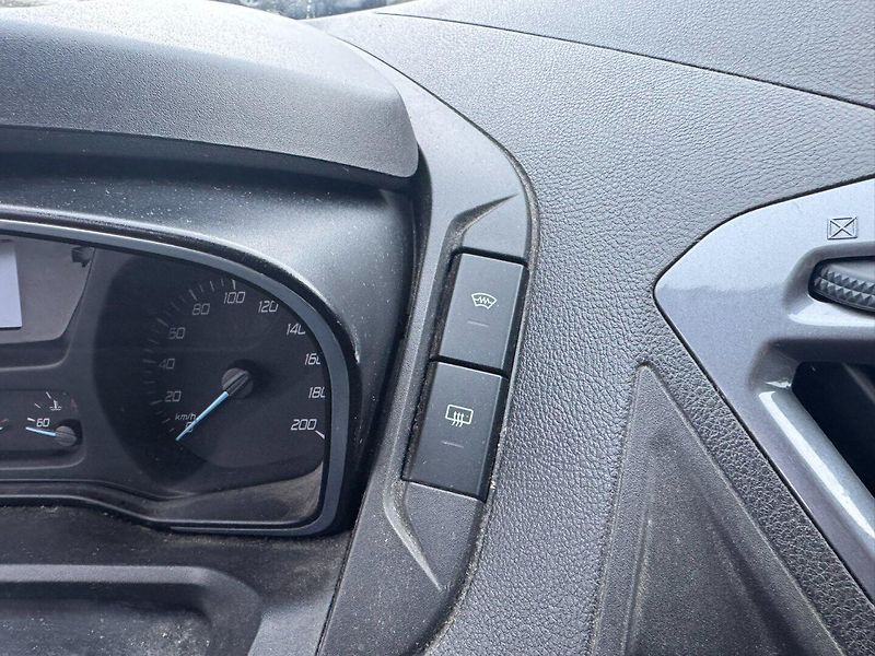 Ford Tourneo Custom (2018) 2,0D 125KW 8 MÍST TITAN 1.MAJ - fotka 27 z 49