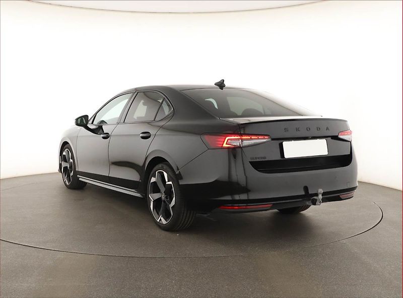Škoda Superb (2025) 2.0 TDI, SPORTLINE, KEYLESS - fotka 4 z 22