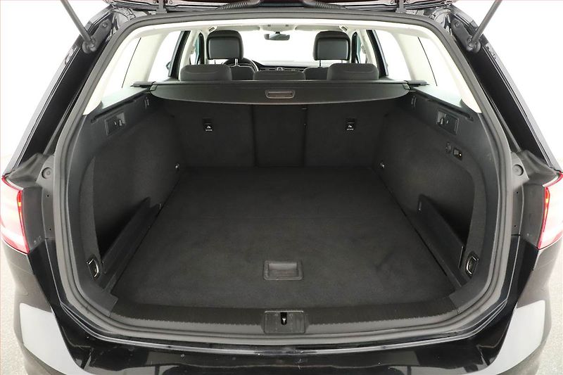 Volkswagen Passat (2016) 2.0 TDI, Navi, Tempomat - fotka 20 z 22