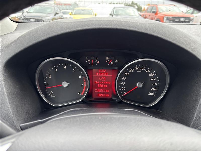 Ford Mondeo 1,6 EcoBoost 118kW Titanium - fotka 21 z 35