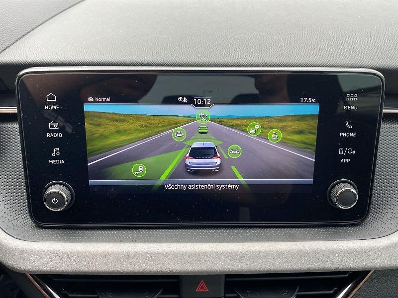 Škoda Scala (2025) 1.0 TSI DSG Top Selection - fotka 15 z 35