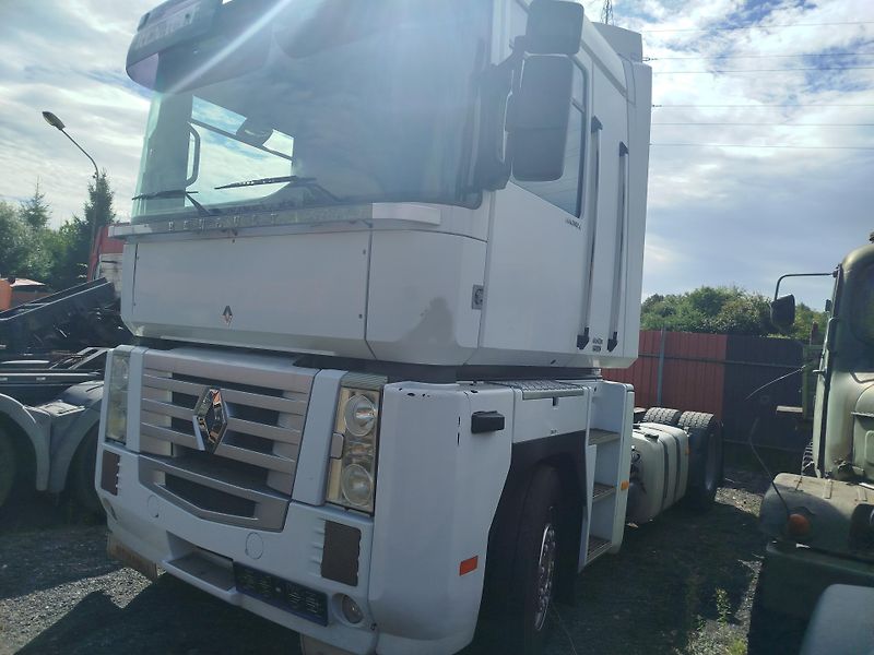 Renault Magnum (2009) 460 DXI - fotka 2 z 7