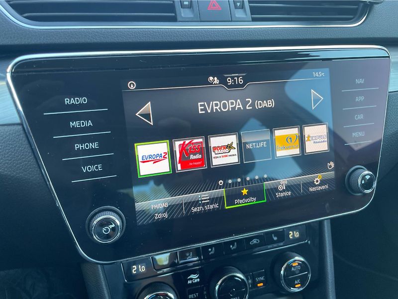 Škoda Superb 2.0 TDi DSG 7st. STYLE - fotka 18 z 26
