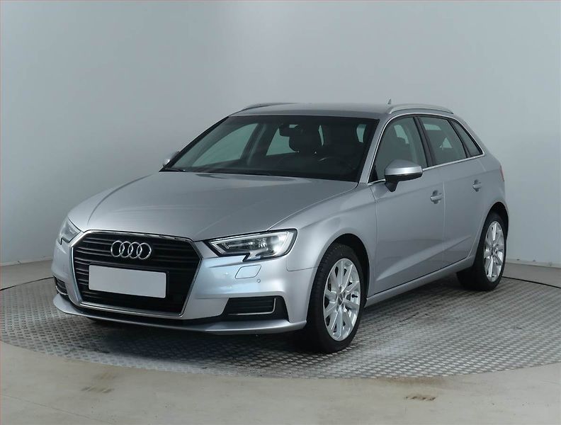 Audi A3 (2016) Ambition 1.6 TDI, Automat - fotka 2 z 16