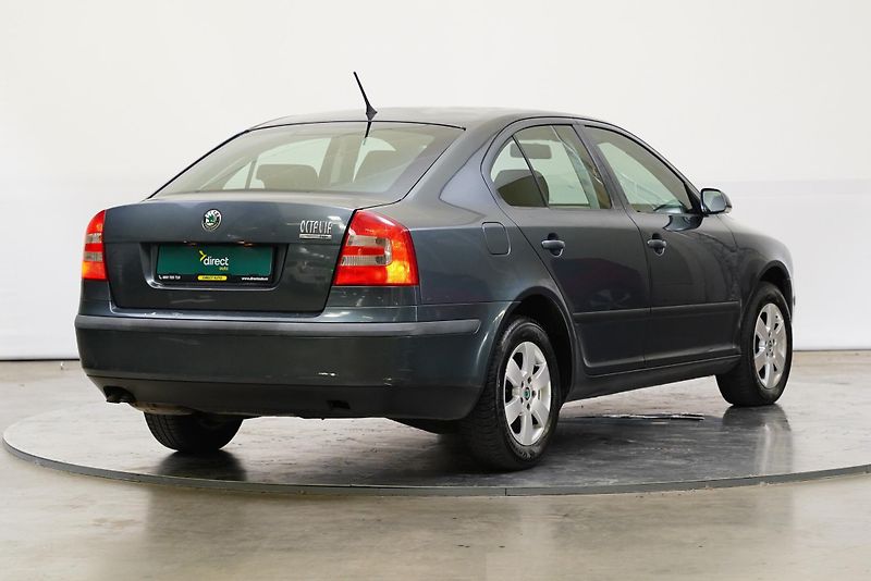 Škoda Octavia - fotka 2 z 22