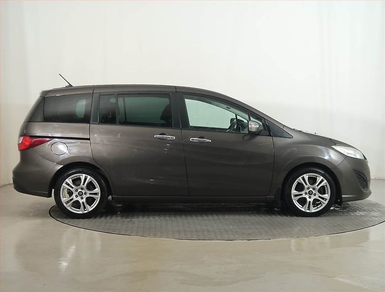 Mazda 5 (2014) 1.6 D, 7 míst, Navi, Tempomat - fotka 6 z 16