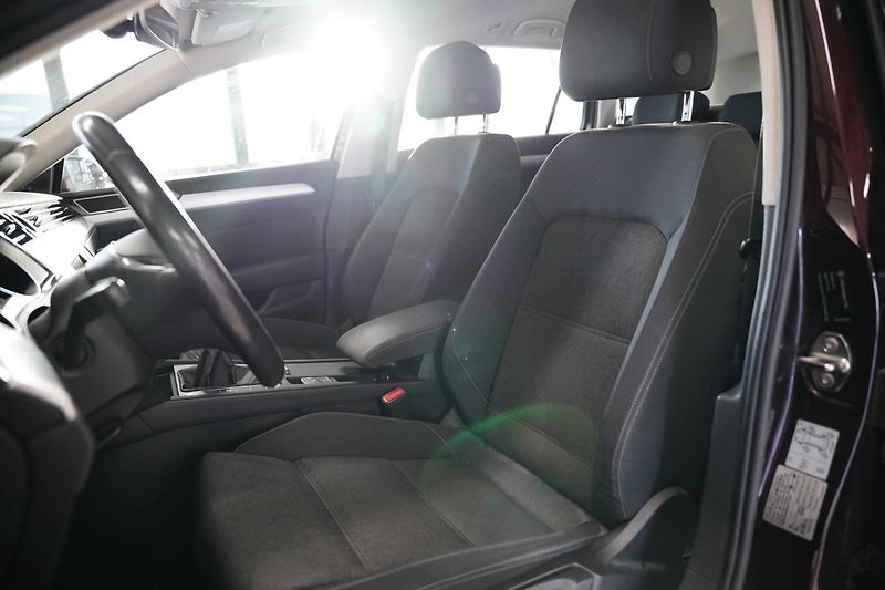 Volkswagen Passat - fotka 9 z 23