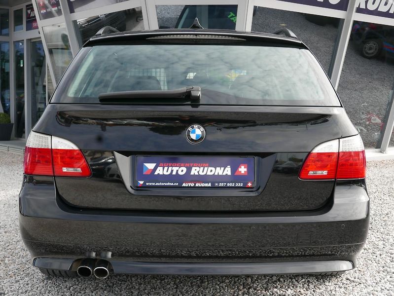BMW Řada 5 530Xi 200kW Automat REZERVACE - fotka 11 z 41
