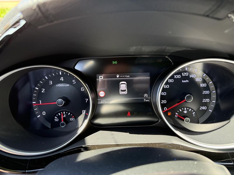 Kia XCeed 1,6 T-GDi GPF 7DCT STEEL EDit. - fotka 8 z 11