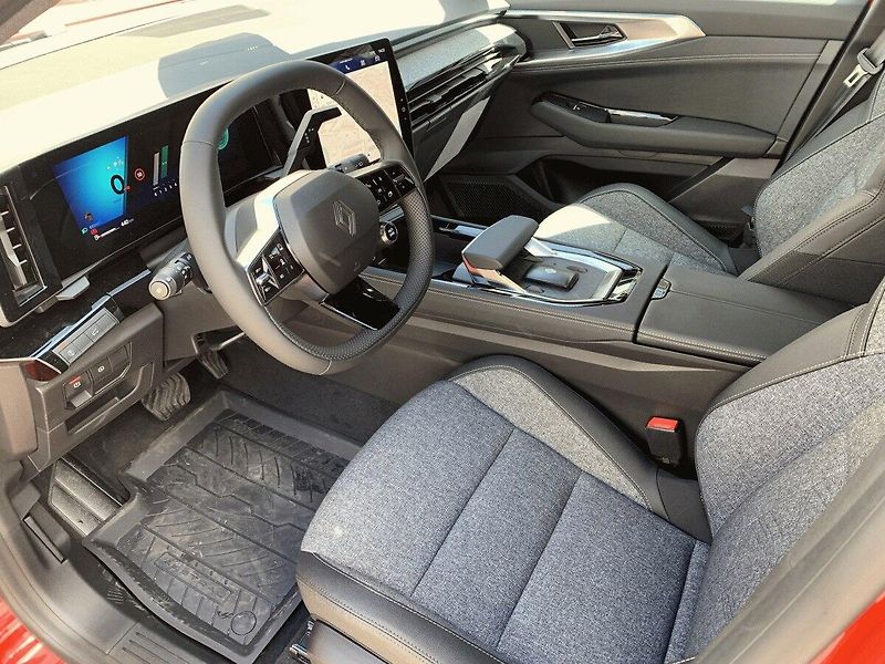 Renault Austral (2026) Techno mild hybrid 150 auto - fotka 11 z 18